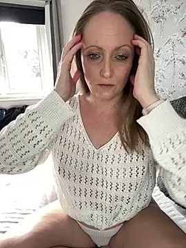 HoneyBluex online show from February 2025 01:42:01 PM