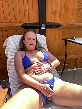 HoneyBluex online show from July 2026 11:05:02 AM