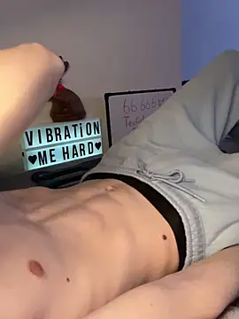 Snapshot of secret_dream415 chatting on April 2026 07:11:02 PM secret dream415 online show from April 2026 07:11:02 PM