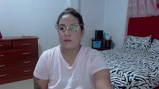 Snapshot of KathyHardcore69 chatting on December 2024 04:23:02 AM KathyHardcore69 online show from December 2024 04:23:02 AM