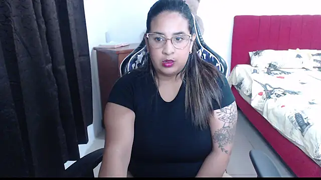 Snapshot of KathyHardcore69 chatting on October 2025 02:56:01 AM KathyHardcore69 online show from October 2025 02:56:01 AM