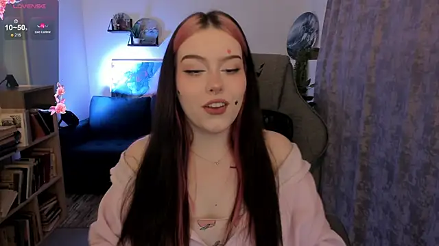 CoralineKeyns online show from May 2026 05:13:01 AM