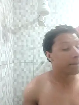 Nicolaskribeiro online show from May 2026 10:42:02 AM