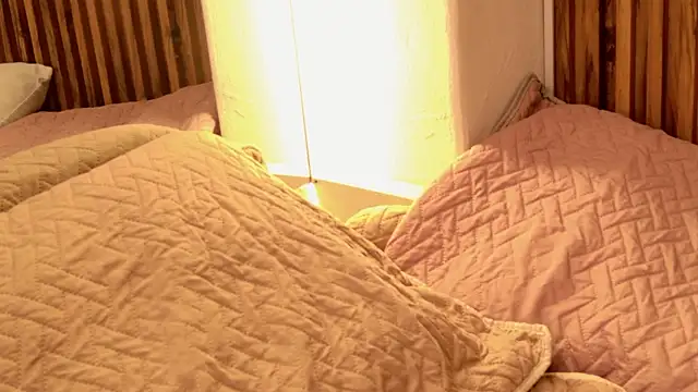 daiana curly online show from December 2025 08:05:01 PM