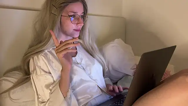 Snapshot of ms_christiana chatting on July 2026 06:59:02 PM ms christiana online show from July 2026 06:59:02 PM