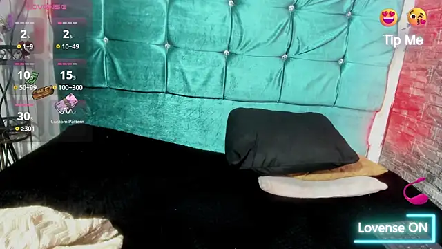 Cloee66 online show from February 2026 02:23:01 PM