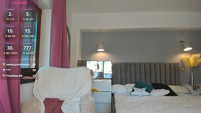 Awesome Jolie online show from October 2025 06:45:01 AM