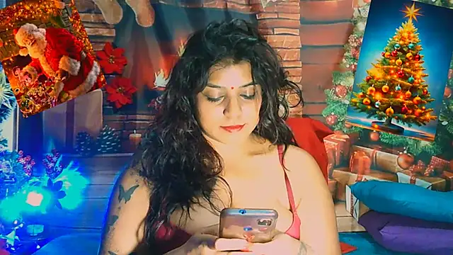 Snapshot of RoyalIndianCreamPuff chatting on December 2024 06:56:02 PM RoyalIndianCreamPuff online show from December 2024 06:56:02 PM