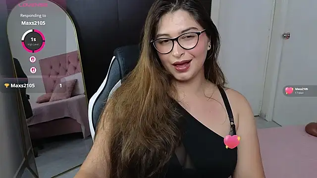 Snapshot of adara_lennox chatting on May 2026 08:04:02 PM adara lennox online show from May 2026 08:04:02 PM