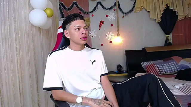 Snapshot of Harry_jhonsson chatting on November 2025 08:00:01 PM Harry jhonsson online show from November 2025 08:00:01 PM