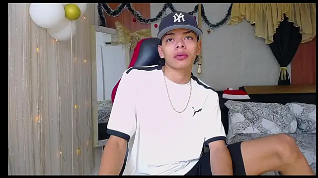 Snapshot of Harry_jhonsson chatting on December 2025 01:00:01 AM Harry jhonsson online show from December 2025 01:00:01 AM