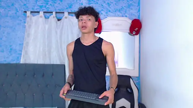 Snapshot of Harry_jhonsson chatting on February 2026 03:40:02 AM Harry jhonsson online show from February 2026 03:40:02 AM