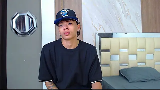 Snapshot of Harry_jhonsson chatting on March 2026 11:00:02 PM Harry jhonsson online show from March 2026 11:00:02 PM