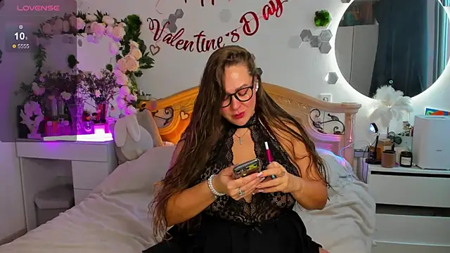 Snapshot of AurorHarris chatting on February 2025 12:48:01 PM AurorHarris online show from February 2025 12:48:01 PM