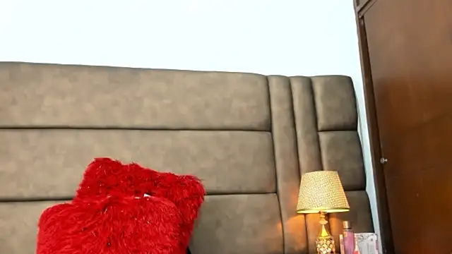 Snapshot of AliciaMiilf chatting on January 2025 03:36:02 AM AliciaMiilf online show from January 2025 03:36:02 AM