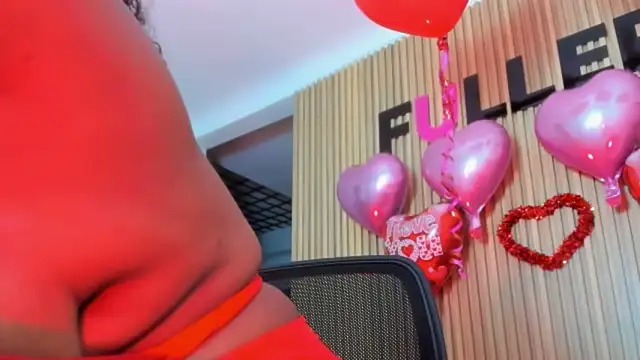 Snapshot of AliciaMiilf chatting on February 2025 11:31:01 PM AliciaMiilf online show from February 2025 11:31:01 PM