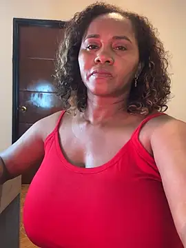 Snapshot of AliciaMiilf chatting on February 2025 03:53:01 AM AliciaMiilf online show from February 2025 03:53:01 AM