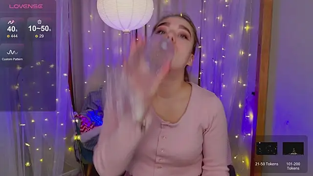 LovelyJessie online show from December 2024 07:54:01 PM