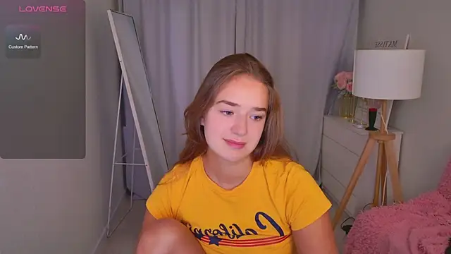 Snapshot of LovelyJessie chatting on April 2026 01:52:02 PM LovelyJessie online show from April 2026 01:52:02 PM