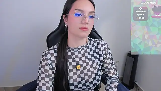 anaveleeez online show from May 2026 01:11:02 AM