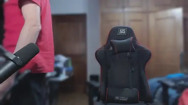 Snapshot of XxEnderxX chatting on February 2026 05:26:02 AM XxEnderxX online show from February 2026 05:26:02 AM