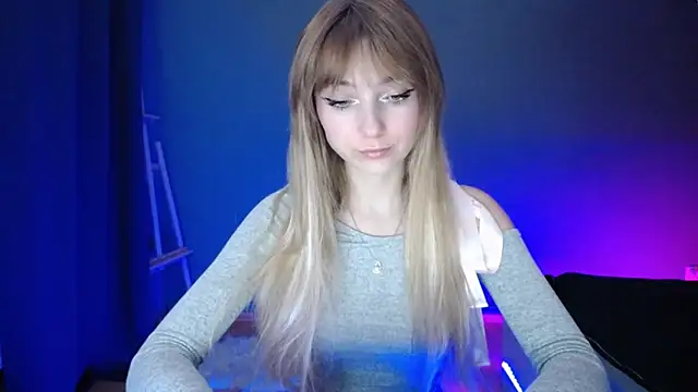 LuciaYoung online show from March 2025 07:31:01 PM