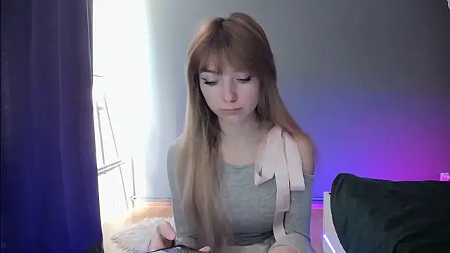 LuciaYoung online show from March 2025 10:22:01 AM