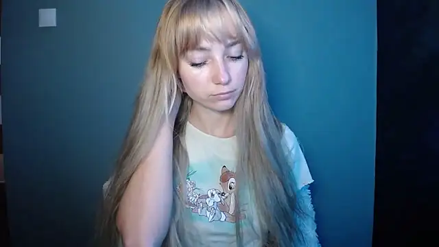 LuciaYoung online show from September 2025 06:29:01 AM