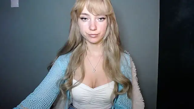 LuciaYoung online show from October 2025 07:31:01 AM