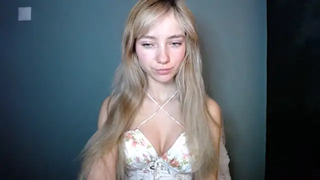 LuciaYoung online show from December 2025 07:36:02 AM