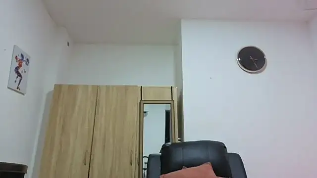 Snapshot of Issa_Km_ chatting on March 2026 12:05:02 AM Issa Km online show from March 2026 12:05:02 AM