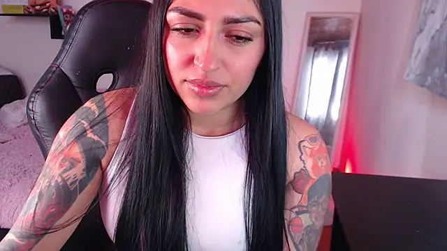 MissDennise online show from September 2025 04:08:02 PM