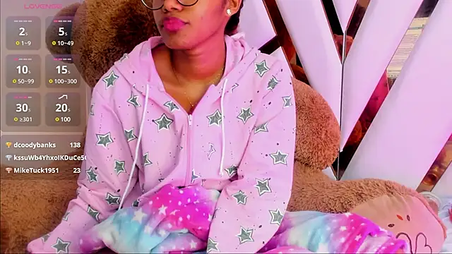 Snapshot of Ebony_beautifull chatting on December 2024 06:34:01 AM Ebony beautifull online show from December 2024 06:34:01 AM