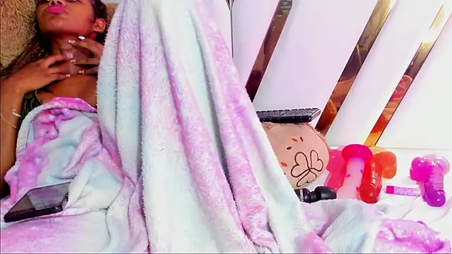 Snapshot of Ebony_beautifull chatting on December 2024 08:24:01 AM Ebony beautifull online show from December 2024 08:24:01 AM