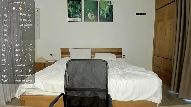 ThreeshaWhite online show from May 2026 02:17:01 AM