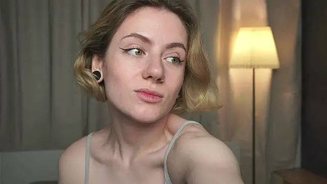 Snapshot of PixieMeow_ chatting on March 2025 05:17:02 PM PixieMeow online show from March 2025 05:17:02 PM