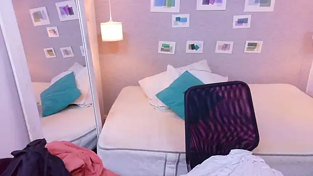 kiara evanss online show from December 2025 08:04:02 PM