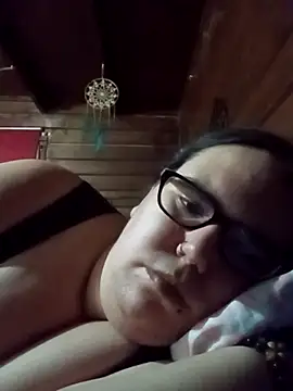 Snapshot of gatitabuena-90 chatting on April 2026 03:04:01 AM gatitabuena-90 online show from April 2026 03:04:01 AM