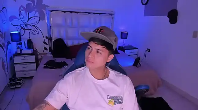 Niicky1  online show from January 2025 11:44:02 PM