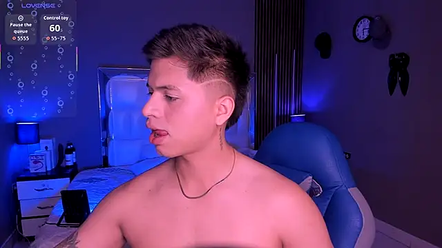 Niicky1  online show from September 2025 04:00:01 PM