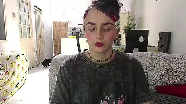 kitty22  online show from April 2026 02:45:02 PM