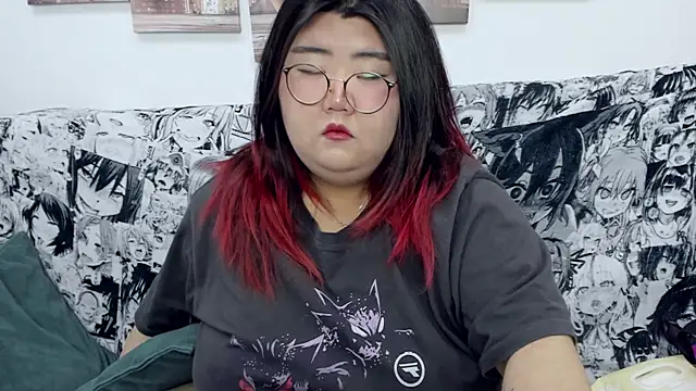 Nadine asian online show from December 2024 12:23:02 PM