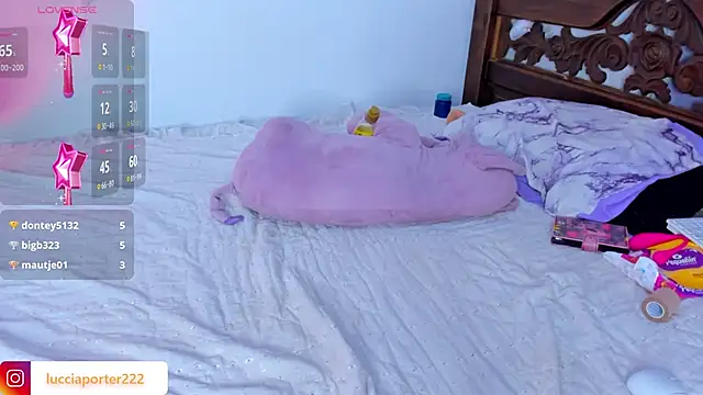 Snapshot of LucciaPorter chatting on December 2024 03:03:02 AM LucciaPorter online show from December 2024 03:03:02 AM