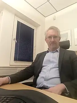 tom-swede online show from January 2025 03:35:01 PM