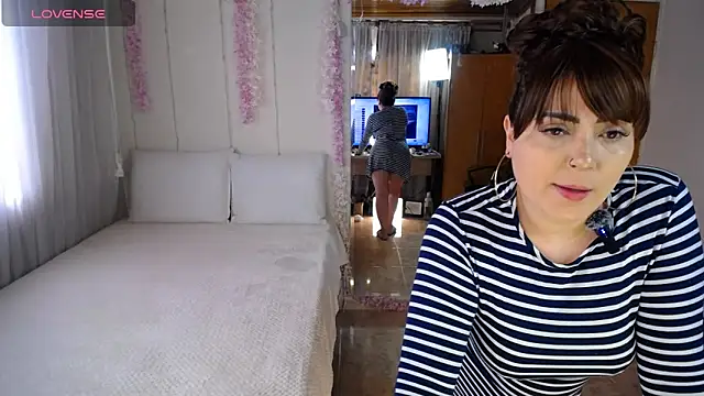 Snapshot of Sahory__ chatting on November 2025 07:35:02 PM Sahory online show from November 2025 07:35:02 PM