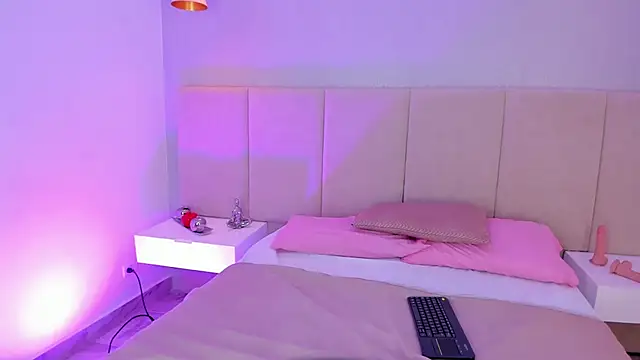 sofia pamela online show from December 2024 07:35:01 PM