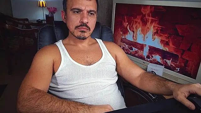 officeman7 online show from December 2024 05:11:02 PM