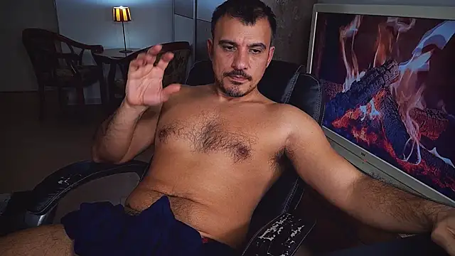 officeman7 online show from December 2024 08:16:01 PM