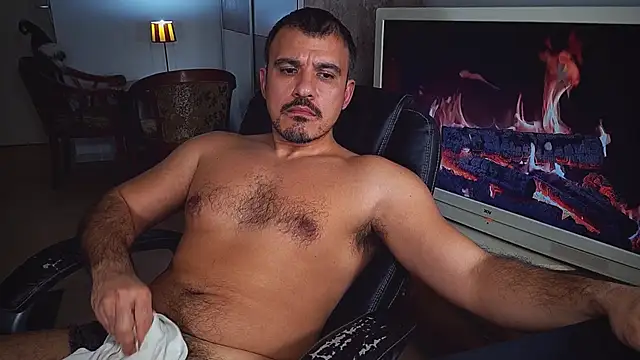 officeman7 online show from December 2024 08:55:02 PM