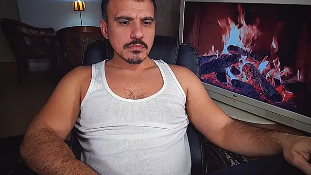 officeman7 online show from December 2024 05:37:02 PM